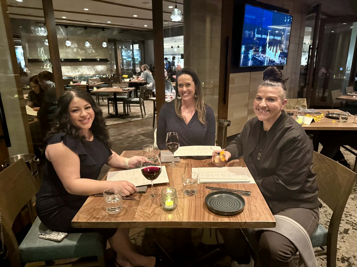 Chile10's tweet image. So grateful for the opportunity to finally meet and spoil Cindy, one of my amazing agents, with a beautiful dinner in Seattle overlooking Elliott Bay.

It is about appreciation, connection, and celebrating the people who help make this agency what it is.

#protectionmattersagency