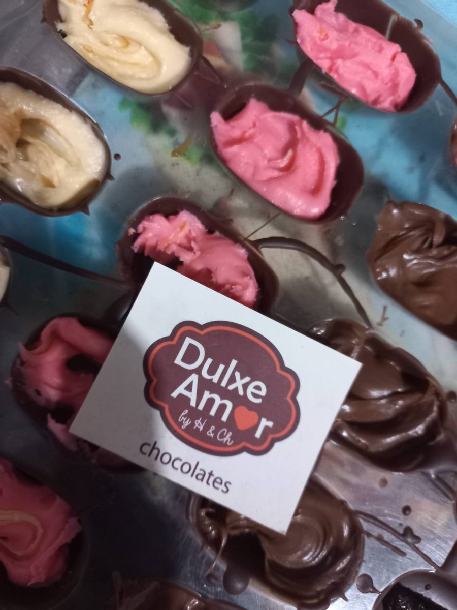 chabrusca's tweet photo. Buen Martes Dulxe Amor lovers tuiteros #DulxeAmor #Bombones #SaboresSurtidos #Comparte #ApoyaElComercioLocal #Martes 🎁🍫😋 https://t.co/jO3sCYy9Gs