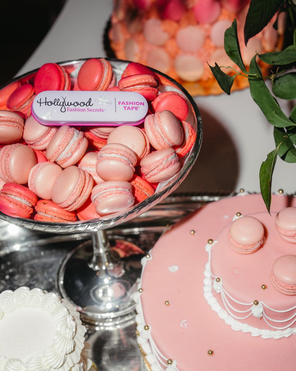 Hollywood Fashion Secrets tweet media