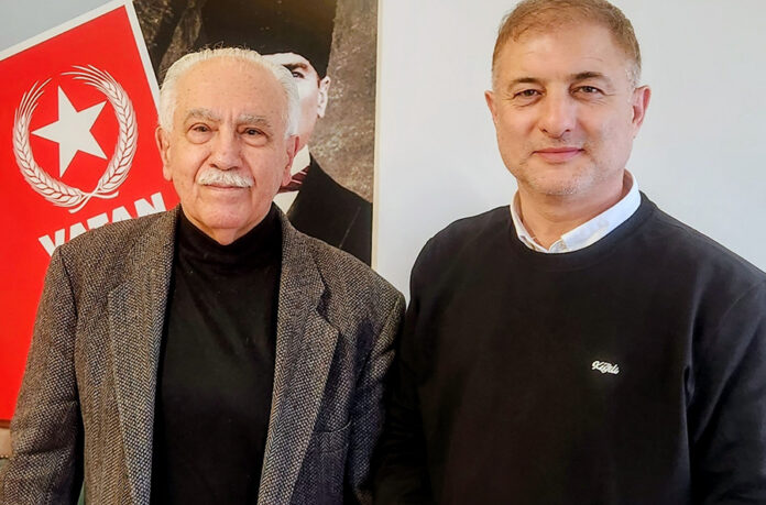 KHK TV'den gazeteci Ahmet Erkan, Perinçek görüşmesinin detaylarını yazdı: 

“Hiçbir derde deva olmayacağını anladım.”

YaşlıHastalara Tahliye

tr724.com/gazeteci-ahmet…