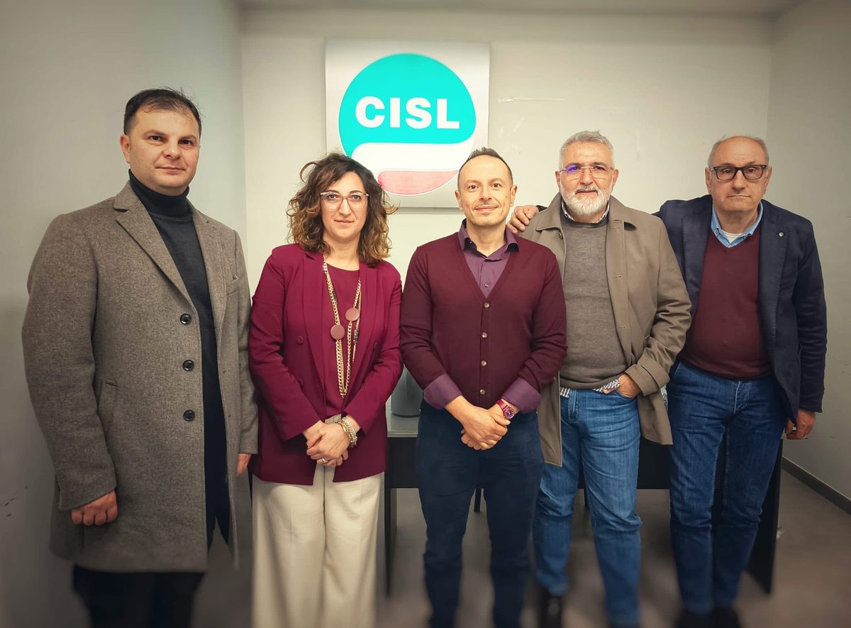 CislAgclen's tweet photo. 🟢 A Caltanissetta l’incontro UST CISL–FeLSA su servizi e tutele per somministrati e atipici.

👉 Obiettivo: rafforzare FeLSA sul territorio e lanciare uno sportello di ascolto, tutela e assistenza.

🗣️ Focus anche sul ruolo della bilateralità nel settore. 

@CislSicilia https://t.co/eJGtMCbLNp