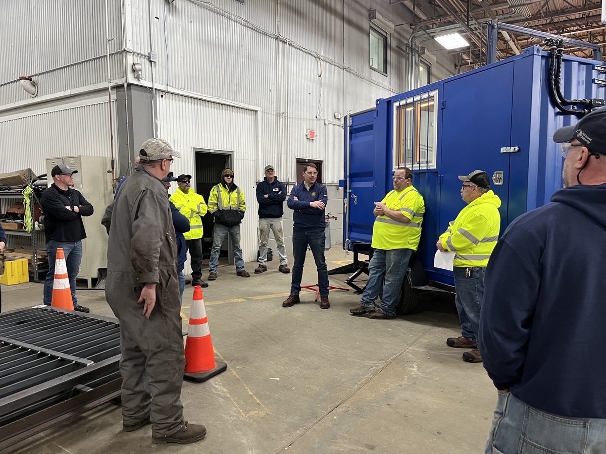 NYSCanalCorp's tweet image. A winter day in the Rome Section ❄️ Canals Director Ben Walsh &amp;amp; Director of Waterways Maintenance Ambrose Barbuto visited teams to observe winter work in action last week. Big thanks to all! 💙

#NYCanals #LeadershipInAction #Infrastructure #WinterOperations