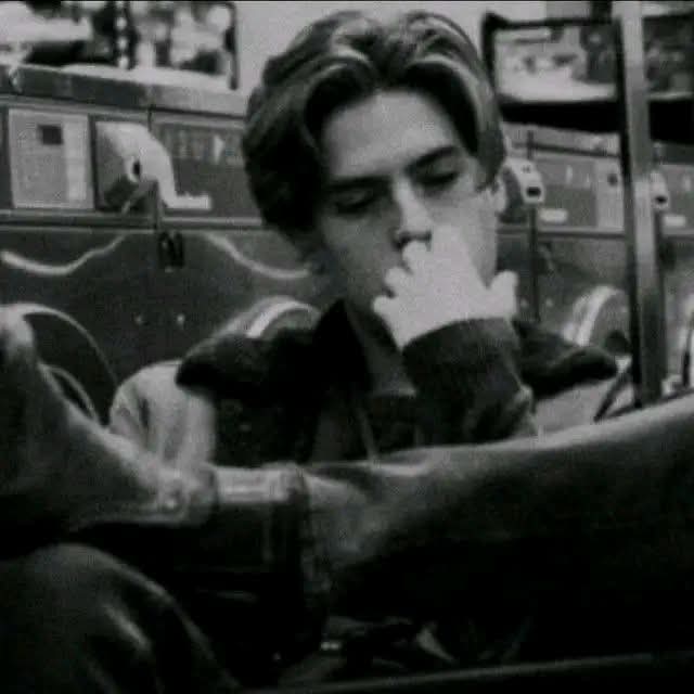 پہلے خود گھیر کے لاے تھے خرابی کی طرف...
اب یہ کہتے ہیں مجھے تیرا چلن ٹھیک نہیں ہے....🖤🖤

#اردو_زبان 
#داستان_دل