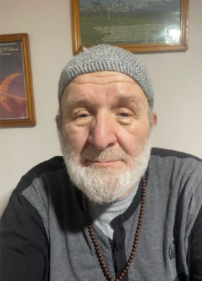 Abdullah Tırpan (72)
Ağır şeker hastası
Akciğer enfeksiyonları var.
Cezaevinde yaşam mücadelesi veriyor. Sık sık düşmeler yaşadığı için bilincini kaybedip acile kaldırılıyor. Sonra tekrar cezaevine konuyor. Bu insan bakıma muhtaç olduğu halde tutuklu.
YaşlıHastalara Tahliye