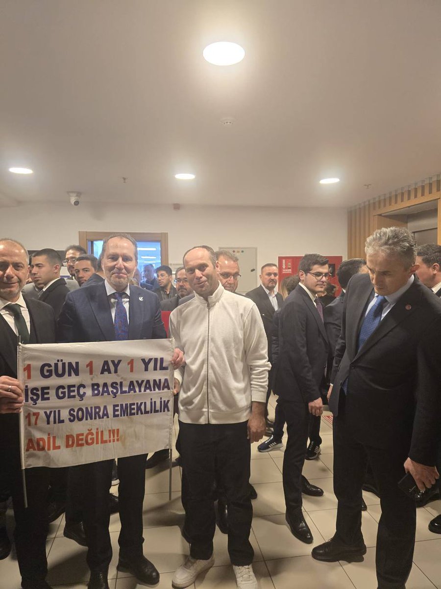 🌙 EMADDER - YENİDEN REFAH PARTİSİ ANKARA İFTAR PROGRAMI / GENEL BAŞKAN SAYIN FATİH ERBAKAN İLE GÖRÜŞME

<a href="/rprefahpartisi/">Yeniden Refah Partisi</a>
<a href="/erbakanfatih/">Dr. Fatih Erbakan</a>
<a href="/MYanilmaz/">Mustafa Yanılmaz</a>

Emeklilikte Adalet Derneği Ankara Yönetim Ekibimiz, Yeniden Refah Partisi Ankara Etimesgut İlçe Başkanlığı tarafından düzenlenen