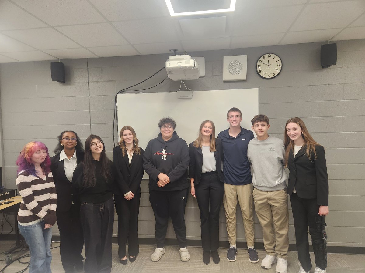 Mrs Jones tweet media