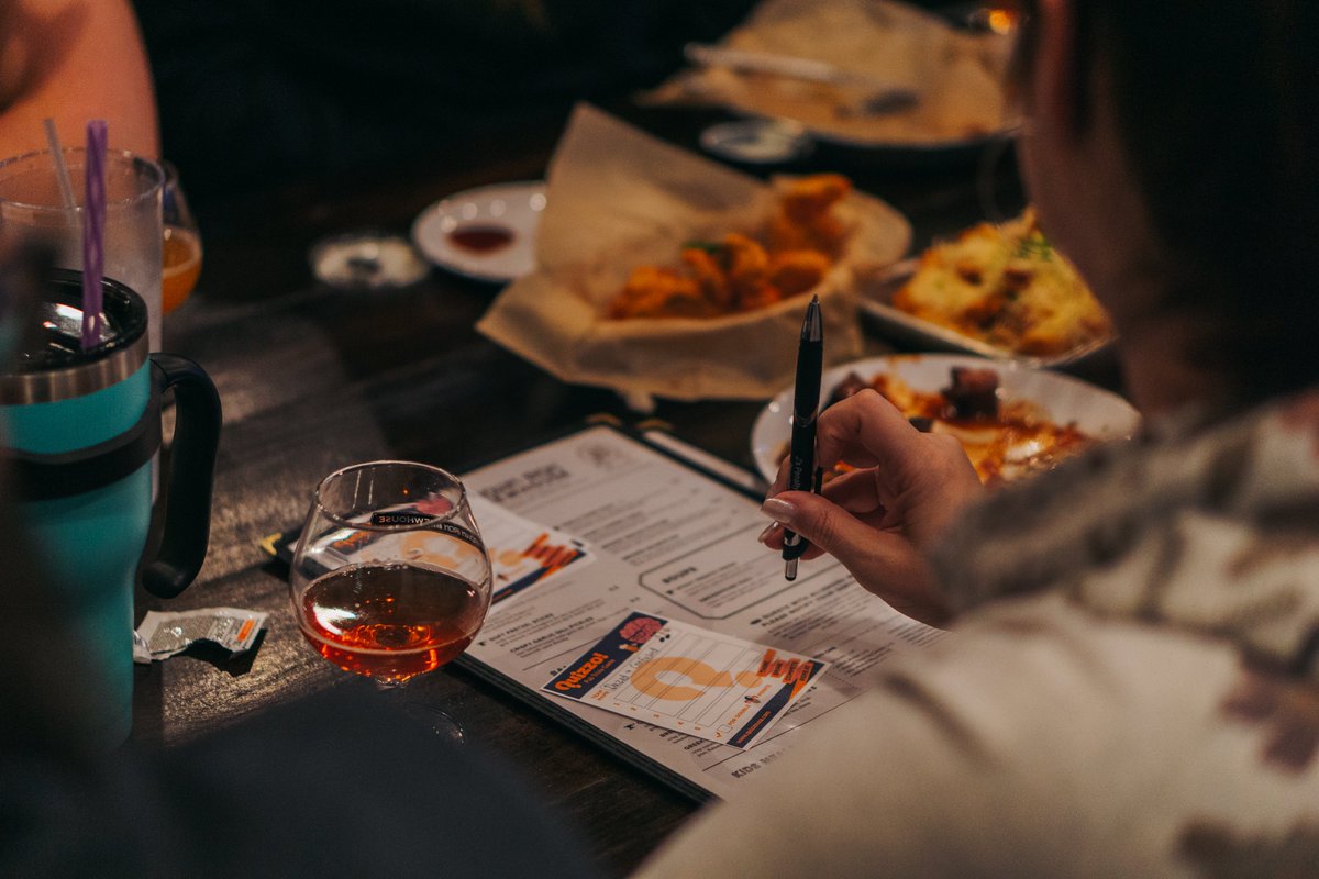 Quizzo Trivia tweet media