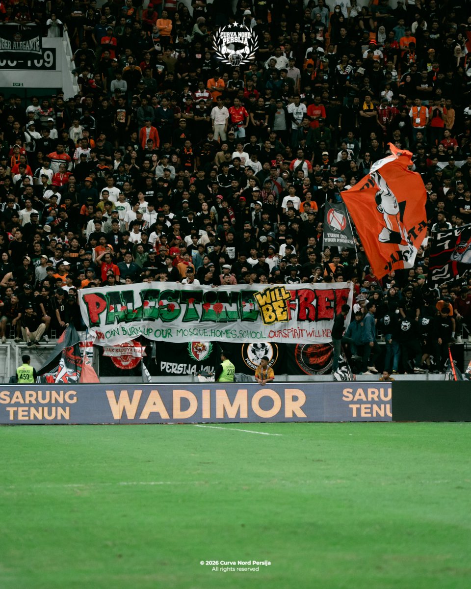 CN_PERSIJA's tweet photo. 𝘔𝘢𝘵𝘤𝘩 𝘈𝘮𝘣𝘪𝘦𝘯𝘤𝘦: 𝘗𝘌𝘙𝘚𝘐𝘑𝘈 𝘑𝘈𝘒𝘈𝘙𝘛𝘈 𝘷𝘴 𝘉𝘰𝘳𝘯𝘦𝘰 𝘍𝘊.

𝙍𝙚𝙢𝙞𝙨.

#persija
#curvanordpersija https://t.co/OOrhhGS277