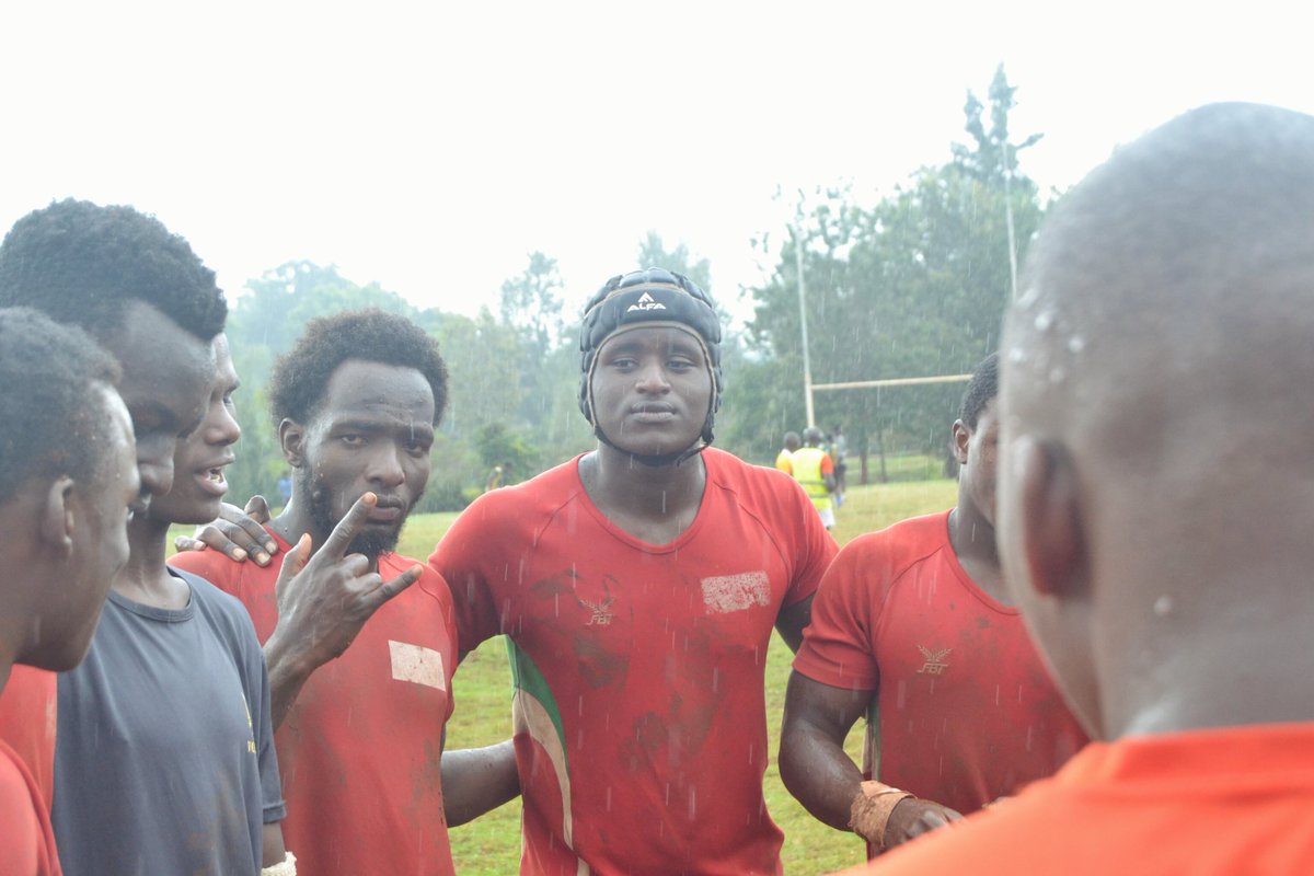 dedansrugby's tweet photo. rugby reigned under the rain https://t.co/4d73t1KkVv