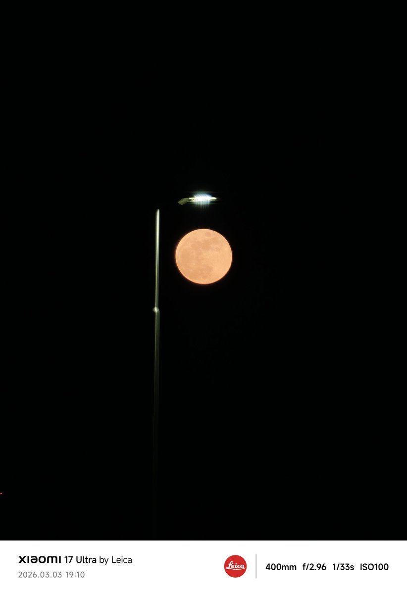 CConceptCreator's tweet image. The light making the #BloodMoon shot on Xiaomi 17 ultra Leica Edition shot with #Snapdragon