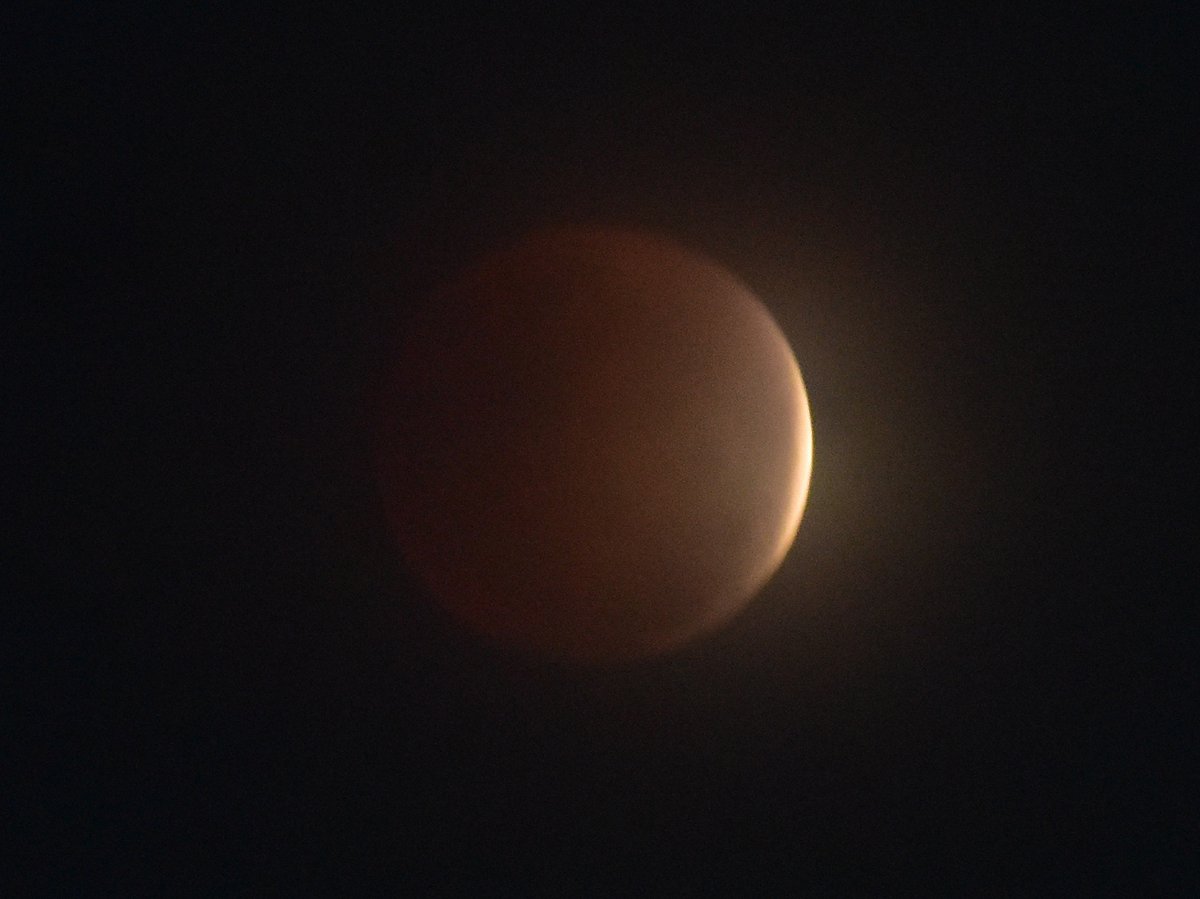 MarvabluesF1's tweet image. The Blood Moon 2026 and the Full Moon. 

It was so cloudy here, and the totality started not long after moonrise. The totality almost couldn't be seen by naked eye, I only noticed it after I took long exposure pic with my phone. 

#Eclipse #BloodMoon #LunarEclipse