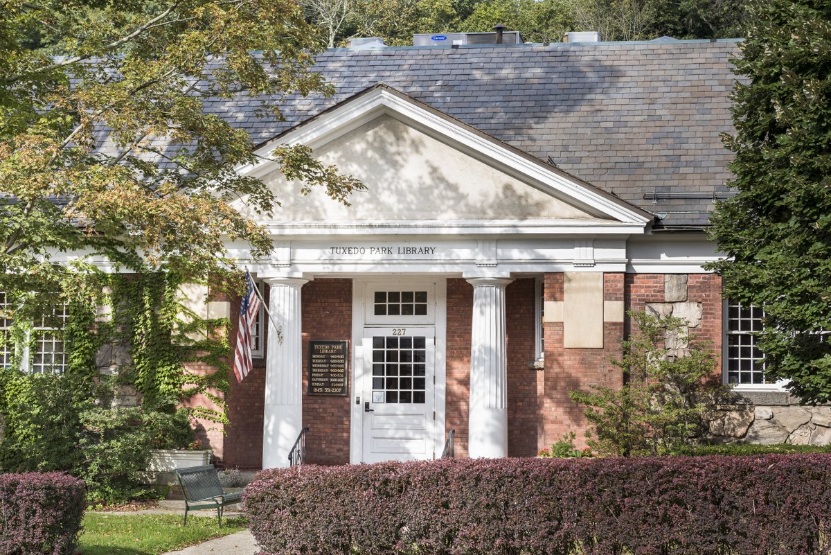tuxedoparkhomes's tweet photo. Explore the unique "pocket communities" of Tuxedo, NY where 75% of the land is preserved parkland. My latest guide helps you navigate every corner of our town:  https://t.co/Bc7X5BJdNS #TuxedoParkNY  #TuxedoParkRealtor #HudsonValleyHomes #JacobMatthewsRealtor https://t.co/kdEJfU8IvV