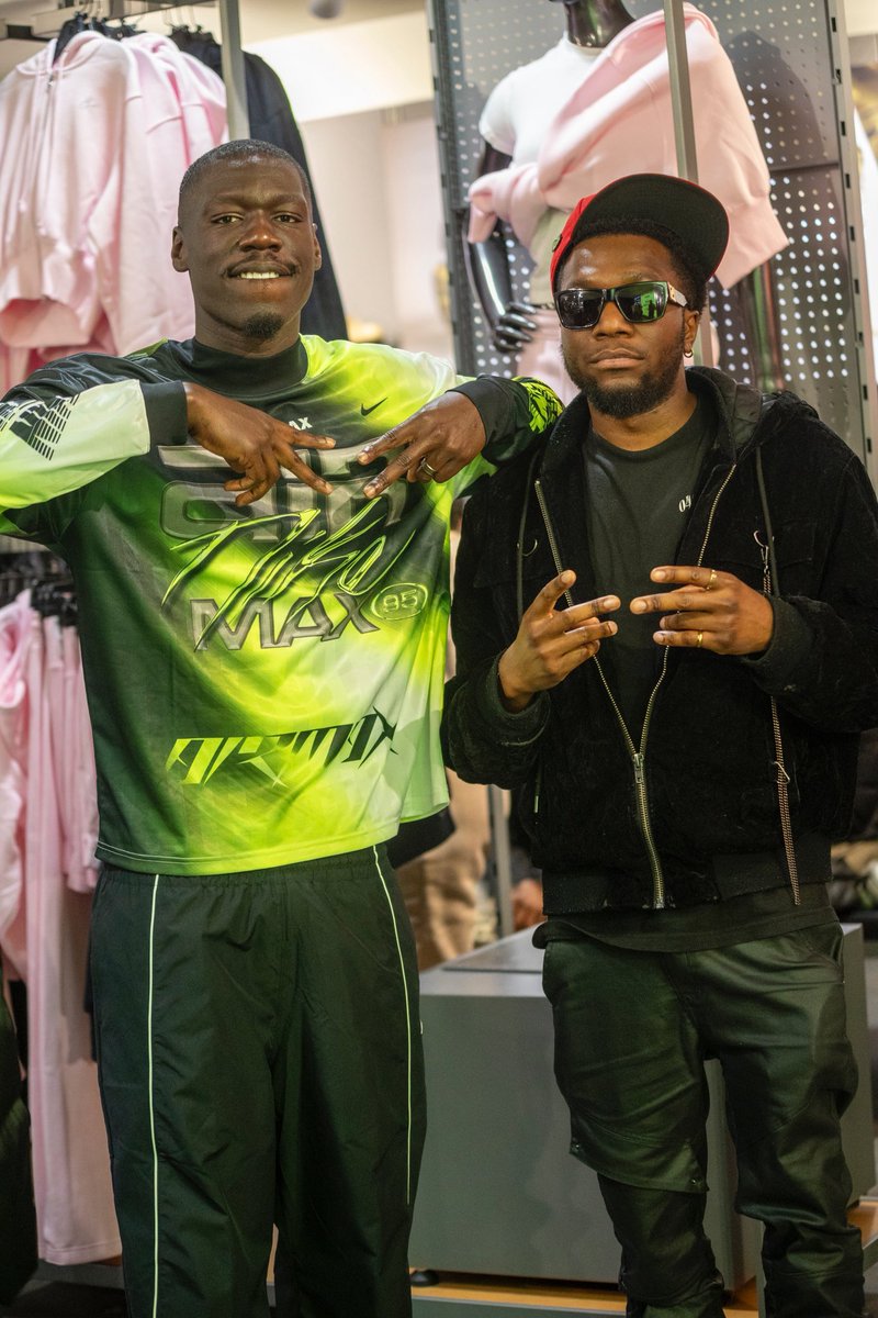 LOEAdde's tweet photo. Go get my fam debut album entitled “With No Due Respect” .  Y’all said he was taking mad long  , now it’s here so run that up on all plats 🗺️🏆 https://t.co/jIHzhXmVXS