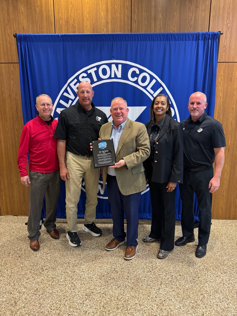 Michael Landers tweet media