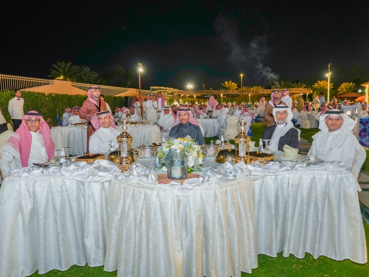 SgsOrgSa's tweet photo. برعاية معالي #وزير_الصناعة_والثروة_المعدنية  
رئيس مجلس إدارة #هيئة_المساحة_الجيولوجية_السعودية  الأستاذ بندر الخريّف @BAlkhorayef ، وحضور معالي نائب الوزير لشؤون التعدين المهندس خالد المديفر @KSAlmudaifer وسعادة الرئيس التنفيذي للهيئة المهندس عبد الله الشمراني وسعادة المهندس أحمد فقيه وكيل الوزارة للرقابة التعدينية، وعدد من قيادات ومنسوبي الوزارة والهيئة، تم إقامة اللقاء الرمضاني لمنسوبي الوزارة بمدينة جدة ومنسوبي الهيئة، بمقر الهيئة الرئيسي بجدة