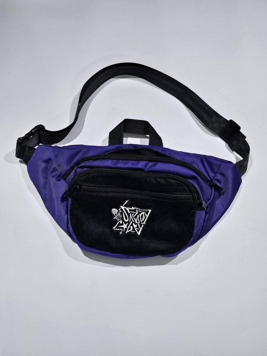 También tenemos canguros y bolzos de hombro disponibles para envio inmediato 🫶 pregunta por los colores que tengamos en stock! También se fabrican bajo pedido en el color que gustes 

WhatsApp 313-892-0027