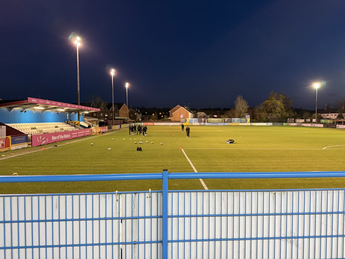 Farnham Town FC tweet media