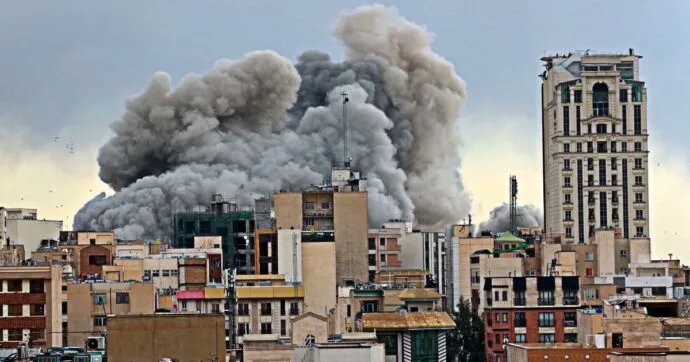 elisamariastel1's tweet photo. La guerra di Purim contro l'Iran

Un ottimo articolo del grande studioso ebreo Israel Shamir ci obbliga ad aprire gli occhi sul vero sottofondo pseudo-teologico, primitivista e superstizioso che è sotteso al recente, folle e insensato attacco all’Iran; attacco che, oltre a essere totalmente illegale e immorale, ha però questo di provvidenziale: obbliga tutti ad aprire gli occhi sul vero volto di Israele, che non solo non è una democrazia e non ha nulla a che fare con l’Occidente cristiano del nostro passato, ma è anzi il peggior nemico della fede cristiana stessa. 

Inoltre Shamir mostra con chiarezza il grado di ripugnante asservimento alla lobby ebraica che gli Stati Uniti e tutti gli stati europei hanno raggiunto.(articolo di Israel Shamir) Stati Uniti, Regno Unito, Francia e Germania sono lusingati di definirsi “Occidente”, ma è più realistico definirli lo Stato ebraico in divenire, o “Epsteinia”. 

Abbiamo appena appreso che il presidente Trump aveva già deciso di dichiarare guerra all’Iran settimane fa, e che la finta diplomazia portata avanti da due agenti immobiliari ebrei (Witkoff e Kushner) a suo favore non era altro che un inutile tentativo di tenere occupato l’Iran fino al momento prescelto. 

Quindi, qual era esattamente lo scopo della pausa diplomatica di Trump prima dell’inizio delle ostilità? C’è una ragione; piuttosto vergognosa, ma vera. 

Trump e il suo superiore, Bibi Netanyahu, erano guidati dalla magia della Cabala. Hanno concordato di portare a termine questo attacco storico in una data particolarmente propizia del calendario ebraico, chiamata Shabbat del Ricordo, l’ultimo sabato prima della festa di Purim. 

I fatti sono estremamente chiari: l’ebraismo internazionale ha decretato il giorno dell’attacco e l’esercito americano si è lanciato come un cane obbediente al fischio degli ebrei.

Wikipedia descrive lo Shabbat della Memoria come segue:

Il Sabato [di] commemorazione o Shabbat Zachor (in ebraico: שבת זכור) è lo Shabbat immediatamente precedente a Purim. Viene narrato Deuteronomio 25:17-19 (alla fine della Parasha Ki Teitzei), che descrive l’attacco agli ebrei da parte di Amalek. 

Esiste una tradizione del Talmud (che si ritiene implicita nella Meghillàh stessa) secondo cui Haman, l’antagonista della storia di Purim, discendesse da Amalek. 

La parte che viene letta include il comandamento di ricordare l’attacco di Amalek, e quindi durante questa lettura pubblica sia gli uomini che le donne fanno uno sforzo particolare per ascoltare la lettura.

Tutti gli ebrei non solo sono tenuti a ricordare questa data speciale che commemora questo antico racconto, ma sono anche tenuti a cercare vendetta, ovvero a commettere un genocidio nei confronti di chiunque il Sinedrio abbia etichettato come Amalek nella nostra generazione. 

Un ebreo è obbligato e comandato di uccidere tutti gli uomini, le donne e i bambini di Amalek, compresi cani e gatti. Piccoli animali, gattini e cuccioli vengono spesso uccisi due settimane prima durante la celebrazione del Tubishvat : gli animali domestici vengono gettati nei falò ardenti secondo l’usanza sefardita. 

Le usanze di Purim (e del precedente Shabbat) sono notoriamente orribili, come descritto dettagliatamente da Elliot Horowitz nel suo Reckless Rites: Purim and the Legacy of Jewish Violence. 

Martin Lutero notò che gli ebrei consideravano tutti i governanti cristiani (che gli ebrei consideravano i loro oppressori) come moderni Haman, e quindi era un dovere religioso indebolirli e cercare di distruggerli. [Ha anche osservato che gli ebrei vedevano Cristo come una figura simile di Re/Oppressore, forse perché nella Settanta, Aman viene crocifisso. 

Tenete presente che la Settanta è la traduzione greca del testo biblico originale non adulterato, mentre la moderna Bibbia ebraica è stata aggiornata più volte nel corso degli anni da studiosi ebrei.]

Gli ebrei internazionali di Netanyahu (compresi quelli della coalizione di governo israeliana) hanno una lunga tradizione di esecuzione dei loro doveri professionali e religiosi in accordo con la magia cabalistica. 

Per loro, la combinazione del primo colpo nello Shabbat della Memoria e della celebrazione del Purim pochi giorni dopo è troppo allettante per essere evitata. È probabile che gli stolti credano di essere guidati dall’alto, e che così giungeranno alla loro fine.

Purim celebra l’assassinio di 75.000 persiani da parte degli ebrei; e non è un caso che questa sia la prima volta che gli ebrei vengono menzionati chiaramente nella Bibbia. È una sorta di storia di “coming out” per gli ebrei. Le storie ebraiche li fanno sempre apparire come vittime innocenti, e questa storia non fa eccezione. 

I veri ebrei del periodo del Secondo Tempio conoscevano i fatti reali e scolpirono la capitale persiana Susa sulla “Bella Porta” del Tempio, spiegando che gli ebrei avrebbero dovuto ricordare per sempre il loro periodo in Persia. Ma Netanyahu ha dimenticato questo consiglio dei suoi leggendari antenati.

Le prime bombe della guerra contro l’Iran furono sganciate da Mike Huckabee, l’”ambasciatore statunitense” prediletto di Tel Aviv, in un’intervista con Tucker Carlson poco prima dell’inizio delle ostilità. Huckabee disse a Tucker che Israele ha il diritto di impossessarsi di tutto il Medio Oriente che gli Stati Uniti possono difendere, e che per lui va bene se lo prendono. 

Dopodiché, tutti rimasero seduti ad aspettare una data magica sul calendario della Cabala. Gli ebrei avevano preordinato che, nello Shabbat ebraico della Memoria, gli Stati Uniti e Israele avrebbero coraggiosamente attaccato furtivamente il pacifico e dormiente Iran; un paese che stava ancora cercando di ottemperare alle richieste degli investigatori delle Nazioni Unite, ancora in trattative di pace con due ebrei, tragicamente ignaro del significato storico di quella particolare data per gli ebrei. 

Le forze attaccanti assassinarono coraggiosamente l’ayatollah Ali Khamenei, l’equivalente musulmano del Papa cattolico. 

Israele vede ogni leader non ebreo come Haman e quindi un bersaglio legittimo: il nostro Ron Unz lo ha spiegato in questo saggio. 
Agli ebrei piaceva assassinare i leader, cosa che passò di moda durante la Guerra dei Trent’anni.

Inghilterra, Francia e Germania hanno seguito gli ordini di Tel Aviv. Ciò significa che gli ebrei sono riusciti a prendere il sopravvento in questi paesi. La Germania fu costretta ad accettare il dominio ebraico con l’occupazione statunitense nel 1945. 

Ora è illegale per un tedesco indossare una kefiah palestinese o invocare una Palestina libera. La Francia era relativamente libera nel 1960, quando de Gaulle aveva il potere di cacciare la NATO. 

Da allora, gli ebrei hanno rafforzato la loro presa sui media. Il cinema francese è morto, i politici francesi si sono inginocchiati davanti a Lord Rothschild e nell’anno del Signore 2026, tutti i partiti francesi si sono completamente ebraicizzati. 

Marine Le Pen, la beniamina di quello che passa per nazionalismo francese, ha approvato l’attacco di Purim all’Iran e ha promosso il suo successore ebreo prescelto. 

L’Inghilterra è sempre stata la patria del sionismo cristiano e Starmer è uno shabbos-goy perfetto per rappresentare il “governo dello Shabbos” del Regno Unito.

Perché gli ebrei sono disposti a spendere così tanto capitale politico in cambio del dubbioso risultato di rovinare l’Iran? Possiamo capire perché Trump sia così disposto a tradire il MAGA – perché il suo destino non è quello di ragionare; da bravo Shabbos-goy, deve seguire gli ordini di Tel Aviv. Ma perché gli ebrei, solitamente cauti, lo farebbero? 

Era la gloria splendente della Moschea di Al-Aqsa, che deve essere distrutta per erigere il Terzo Tempio, il desiderio ultimo degli ebrei. E l’Iran è l’unico paese al mondo che non lo permetterebbe. 

Tutti gli altri stati musulmani sono stati intimiditi e seguono gli ordini degli Stati Uniti.

Dal momento dell’attacco a sorpresa all’Iran, la moschea di Al-Aqsa è stata chiusa dall’esercito israeliano e i musulmani palestinesi non possono più accedervi. Nel bel mezzo del digiuno del Ramadan, la situazione è particolarmente dolorosa per i credenti. 

La storia della moschea di Al-Aqsa e della spinta ebraica alla sua distruzione è lunga. Ne ho già parlato in “ The Cornerstone of Violence” .

Per farla breve, ne citerò un estratto:

Molti ebrei e i loro alleati cristiano-sionisti credono che la preziosa bellezza dell’Haram a-Sharif, le moschee di Gerusalemme del VII secolo, debba essere distrutta e sulle loro rovine debba essere eretto un tempio ebraico. Perché ciò dovrebbe essere fatto ? 

Le persone forniscono diverse spiegazioni, storiche ed escatologiche. Non è per una qualche giustizia storica, o per lo scopo della preghiera, poiché l’ebraismo tradizionale proibiva ogni interazione con la Montagna del Signore. Alcuni ebrei inclini al misticismo credono che questo atto renderà il dominio ebraico sul mondo totale e irreversibile. 

Questa convinzione non è un dominio esclusivo di pazzi e stravaganti, né solo dei sionisti, ma piuttosto una convinzione diffusa.

I media mainstream occidentali di solito presentano il conflitto in termini di musulmani contro ebrei. Ma il conflitto, così come lo vedono questi ebrei, è tra ebrei e gentili. Nella loro mente, il Monte del Tempio è un magico Anello del Potere, che dovrebbero assumere al momento giusto. Come l’Anello ne Il Signore degli Anelli di Tolkien (il professore britannico era un uomo molto colto), dovrebbe far emergere il Messia. 

Per i mistici ebrei, questo Messia non è il Messia cristiano. Nel loro libro, il Messia non è un Gesù gentile con un messaggio per tutta l’umanità. Il loro Messia avrebbe schiavizzato per sempre le nazioni della Terra e reso il popolo eletto il padrone dell’universo. 

Il loro Messia, il Signore Schiavista dei Popoli della Terra, è l’Anticristo delle profezie.

Gli arabi fuori dalla Terra Santa sono stati sottomessi e non se ne curano più di tanto. I musulmani di tutto il mondo vengono attaccati senza sosta dalle multinazionali mediatiche guidate dagli ebrei. 

I palestinesi vengono genocidiati per il loro amore per la Moschea di Al-Aqsa (la guerra a Gaza è chiamata dai palestinesi “il diluvio di Al-Aqsa”). 

L’unica vera resistenza è venuta dall’Iran, guidata da teologi persiani che comprendevano bene la controversia sul Monte del Tempio. Quindi, ovviamente, l’Iran ha dovuto essere bombardato per Purim. 

Ovviamente, un simile atto di celebrazione dovrebbe essere accompagnato dal rituale cabalistico del sacrificio di sangue di giovani ragazze, come esposto nei documenti di Epstein. 

Questa pratica religiosa ebraica è stata attuata immediatamente quando, secondo quanto riferito, hanno massacrato oltre un centinaio di studentesse e quando hanno deliberatamente preso di mira la nipote di 14 mesi del defunto Ayatollah.

Questo è il destino della Persia, che sta morendo sotto il Leone di Giuda (nome in codice israeliano: Operazione Leone Ruggente ). 

Ma come se la caveranno i cristiani, che scenderanno nell’arena con un leone così affamato? È meglio non collaborare con tali bestie, perché quando danziamo con il diavolo meritiamo qualsiasi cosa il destino ci riservi. Dovremmo forse rivedere il Calendario Cabalistico per la data magica in cui il Giogo Ebraico sarà posto sul nostro collo ? 

Vediamo come l’Islam possa essere apertamente vilipeso dai nostri padroni ebrei. Pensiamo davvero che il Cristianesimo sia esente da tale trattamento? Descrivono già apertamente la Bibbia come un “documento antisemita”. Sappiamo tutti che il conflitto tra Islam e Cristianesimo è gestito dagli ebrei. 

Con l’afflusso di buoni musulmani conservatori nelle nazioni occidentali, stiamo rapidamente imparando che i punti di armonia tra credenti islamici e credenti cristiani superano di gran lunga quello che Mike Huckabee chiama “il nostro Patrimonio Giudeo-Cristiano”.

Gli ebrei stanno esaurendo il loro tempo. Non c’è mai stato un regno ebraico che sia durato più di 80 anni e il 2028 si avvicina rapidamente. 

Dalle associazioni genitori-insegnanti locali alle organizzazioni internazionali, cristiani e musulmani stanno imparando a conoscersi, cercando di aggirare i loro manipolatori ebrei. La guerra di Purim contro l’Iran è un chiaro segno della disperazione ebraica. Hanno già perso la superiorità morale quando hanno iniziato a bombardare i ghetti di Gaza. Quest’ultima guerra ebraica è il proverbiale passo troppo lungo, e quando Israele cadrà, potete scommettere che cercheranno di trascinare tutti gli altri con sé. Il primo passo per porre fine alla guerra con l’Iran è la risoluzione del genocidio di Gaza. 

Una volta disinnescato Israele, l’intera polveriera mondiale si sgretolerà. Immaginate! Cristiani e musulmani che lavorano insieme nel nome di Cristo per ripulire le biblioteche scolastiche dai manuali sessuali cabalistici! 

L’Ucraina deporterà tutti gli avventurieri ebrei e tornerà a essere il granaio d’Europa! Gerusalemme diventerà un protettorato delle Nazioni Unite, garantendo a tutte le religioni un posto ai tavoli della Terra Santa! 

Trump può tornare a essere un sostenitore del MAGA, l’esercito statunitense può essere ridotto in sicurezza e i fondi investiti nell’industria manifatturiera statunitense! Il Congresso può tornare a rappresentare il popolo americano! 

Le aziende occidentali prospereranno grazie a tutto quel petrolio a basso costo consegnato dai nostri nuovi amici musulmani in Medio Oriente!

https://t.co/ftkb45CbIr
