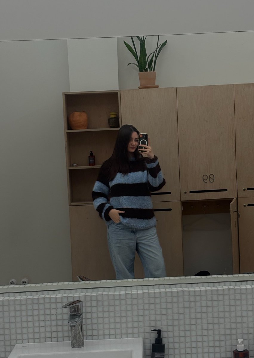 ялтинська пташка tweet media