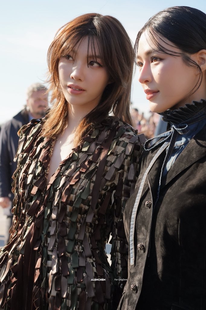 COMO ASSIM ELAS EXISTEM NO MESMO TEMPO E ESPAÇO QUE A GENTE???😍
LINGORM BA DIOR AT PFW26 
#LingOrmDiorAW26
#LinglingKwong #OrmKornnaphat  #LingOrm #Dior #DiorAW26 #PFW