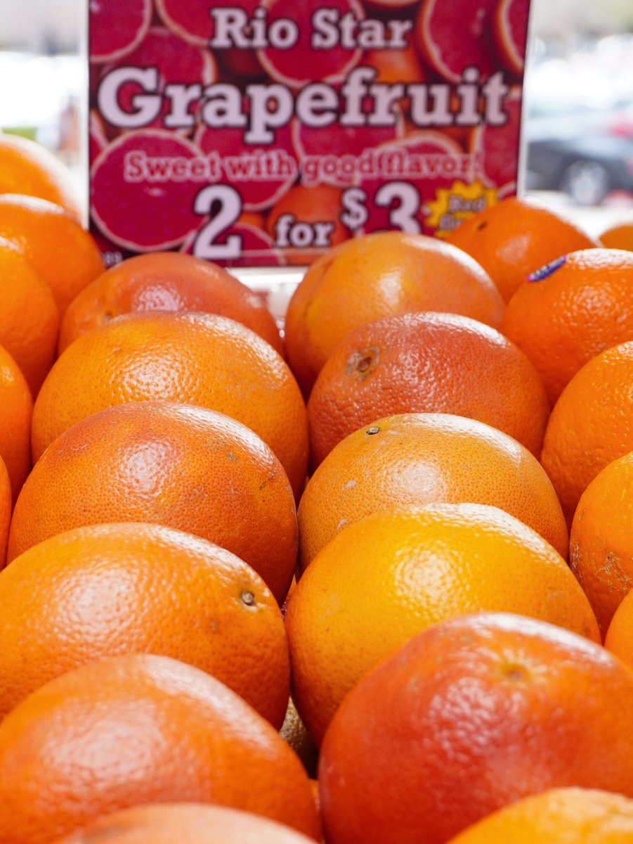 Grapefruit landing where it belongs 🍊Strong color and great presentation on the retail floor. Another look at citrus moving through Kimball Produce Sales. #Grapefruit #FreshProduce #CitrusSeason