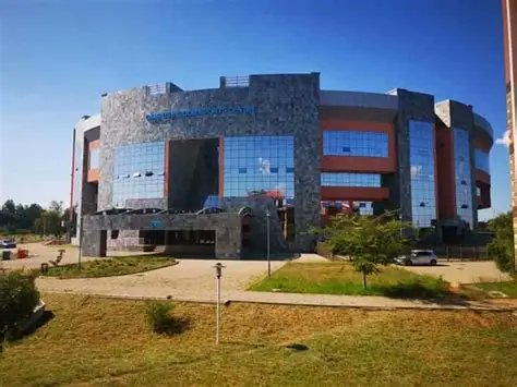 LesegoFuturist's tweet photo. This is Alma-mater @UBBotswana University of Botswana, that first building is the Business Faculty, that's where I used to hide. https://t.co/zvBR3VHc4C