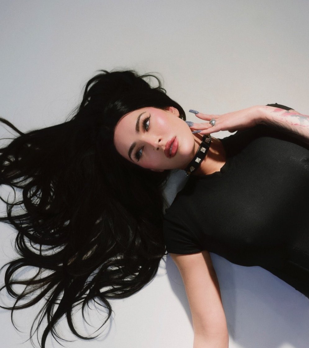 meganfoxposts's tweet photo. megan fox, what a woman https://t.co/OtRvnbcHdG