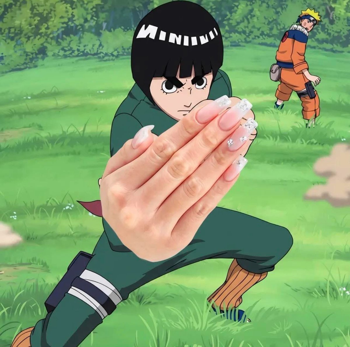 Las mujeres cuando se hacen las uñas
