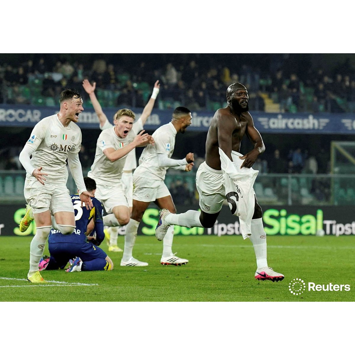 CiambMat tweet media