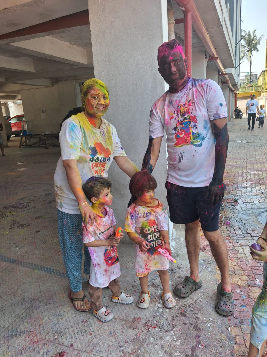 avisek20's tweet photo. Happy Holi everyone!!! https://t.co/VBMM2Dhvfp