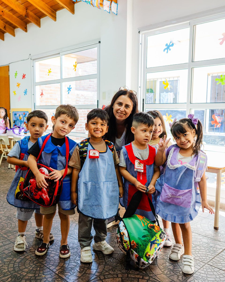 danyreich's tweet photo. Acompañamos el inicio de clases del Jardín Ardillitas en #Caseros, José Hernández en #Ciudadela y en la EP N°42 de #ElLibertador, un momento tan importante para los chicos, las familias y los equipos docentes 📚💛 https://t.co/fiopLKfgg3