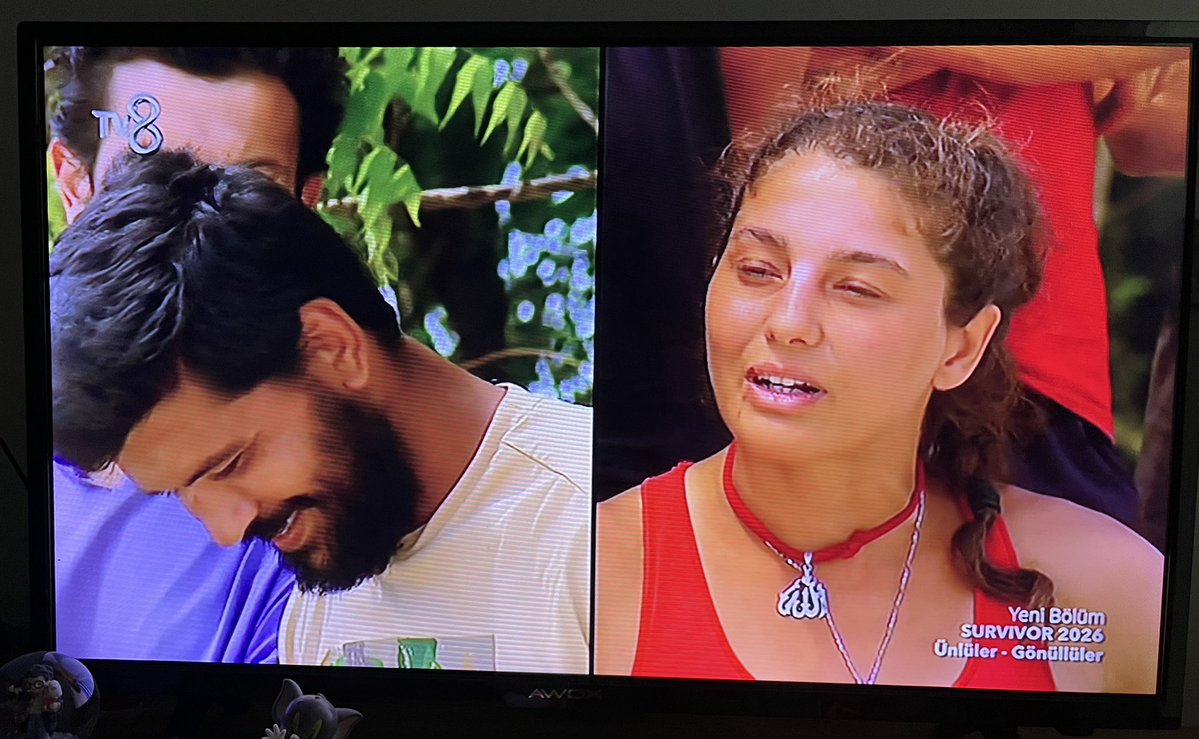 Artık izlerken biz utanıyoruz. Şu Seren Ay’a “dur diyecek” kimse yok ya şu yapımda yazıklar olsun be. Adama çıktı açık açık “dağ ayısı” dedi şimdi de. Mavi takım bile “yeter” gibisine tepkiler verdi ama Acun’dan zerre uyarı yok. Valla yazıklar olsun. Yarışmayı falan geçtim bir