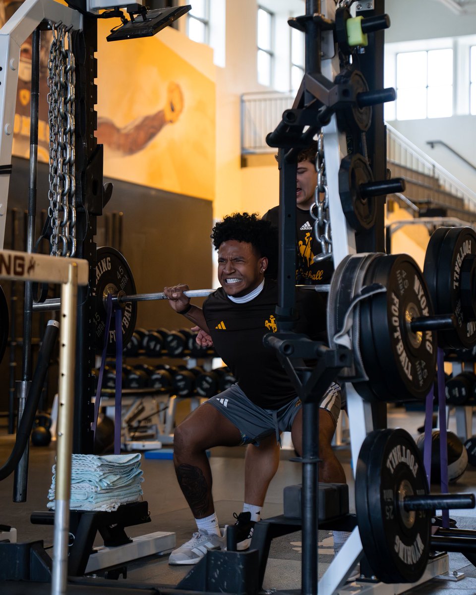 Wyoming Cowboy Football tweet media