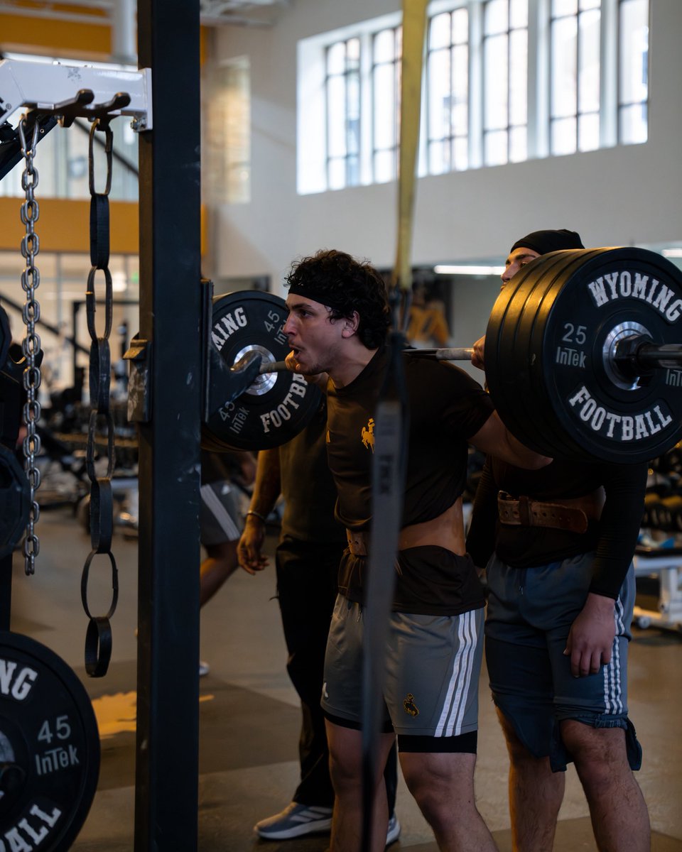 Wyoming Cowboy Football tweet media