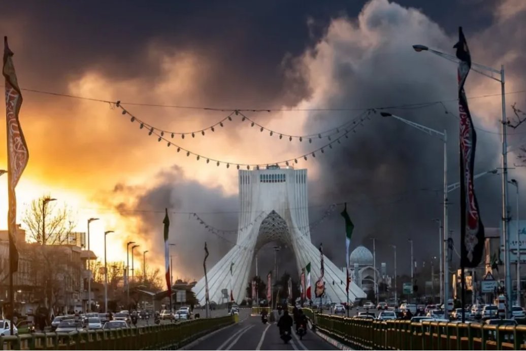 ققنوس tweet media