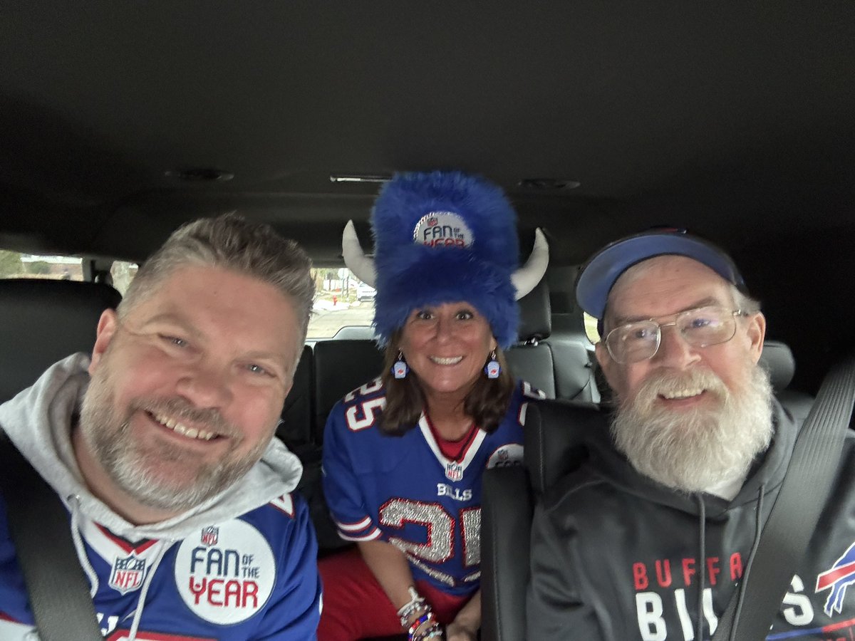 DelReid's tweet photo. Off to Toronto for the @BuffaloBills x @Raptors game tonight! #BillsMafia #WeTheNorth https://t.co/UuQbnEJFUe