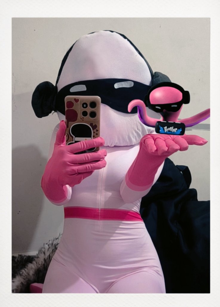 claritzhalatina's tweet photo. Have a great Tuesday! 🐙🕶️
Veve Digital Collectibles 🩷✨ #Ar #cosplay #DjOcto #thefeeshes #handmade #veve
Start collecting on Veve using my referral code ⬇️⬇️⬇️⬇️
https://t.co/MsyetrzeoV https://t.co/ITsD0kRL1T