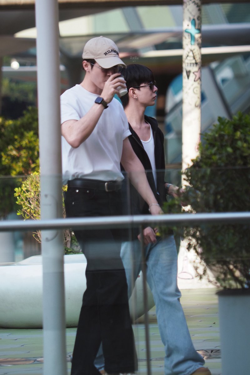Paparazzi 📸

#SweetDayWithBillyBabe
#bbil1ypn #babiibabe 
#BillyBabe #บิลลี่เบ้บ