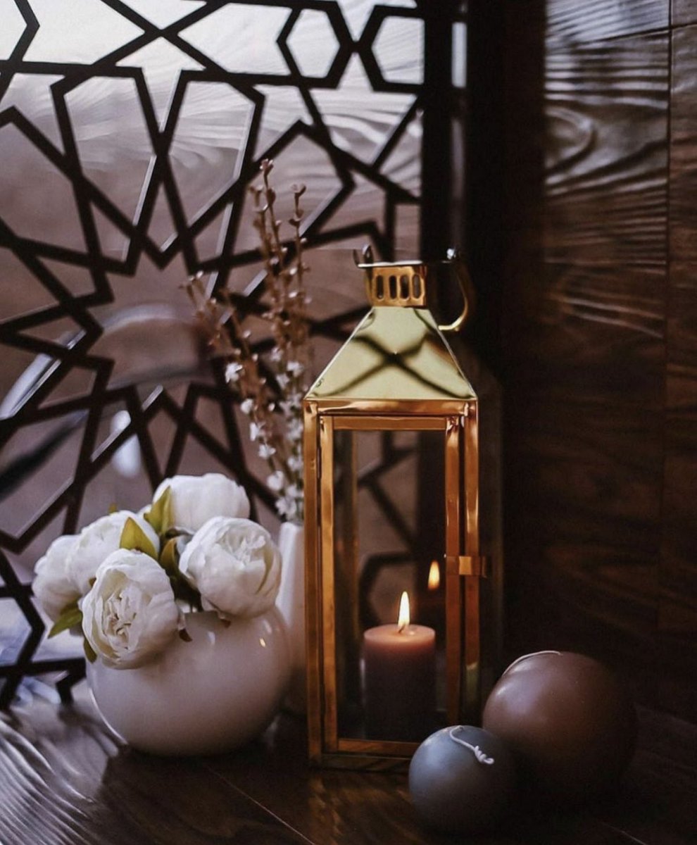 " ولسوف يعطيك ربك فترضى "
عندما تسمع جملة "عطاء الله" فإن قلبك ينتشي استبشاراً وفرحاً وسعادة !
فكيف بعطاء حد الرضا ! فكيف بعطاء حد الارتواء ! ..
اللهم أعطنا من خيرك وارزقنا حتى ترضى عنا ونرضى .