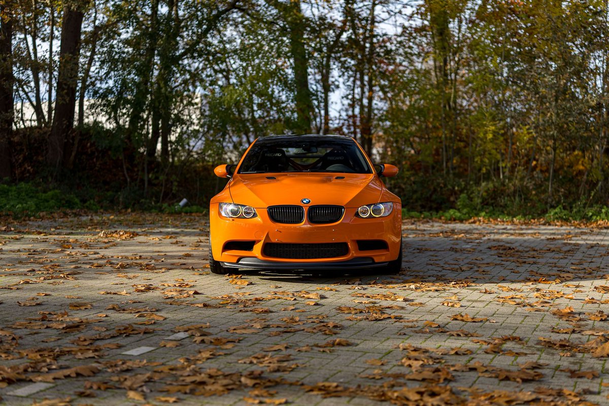 Autoweltmedia's tweet photo. BMW M3 E92.
S65 V8. I don’t care about the issues. 
I’d rebuild it just to have one.
Only V8 M3 ever made. Manual, SMG or DCT in GTS and CRT.
It sounds the best out of all M3 generations. 
And it still feels modern enough. 
Bluetooth from factory is enough for me.
You get a high-revving V8 and proper proportions.
That’s why this generation did it best for me.