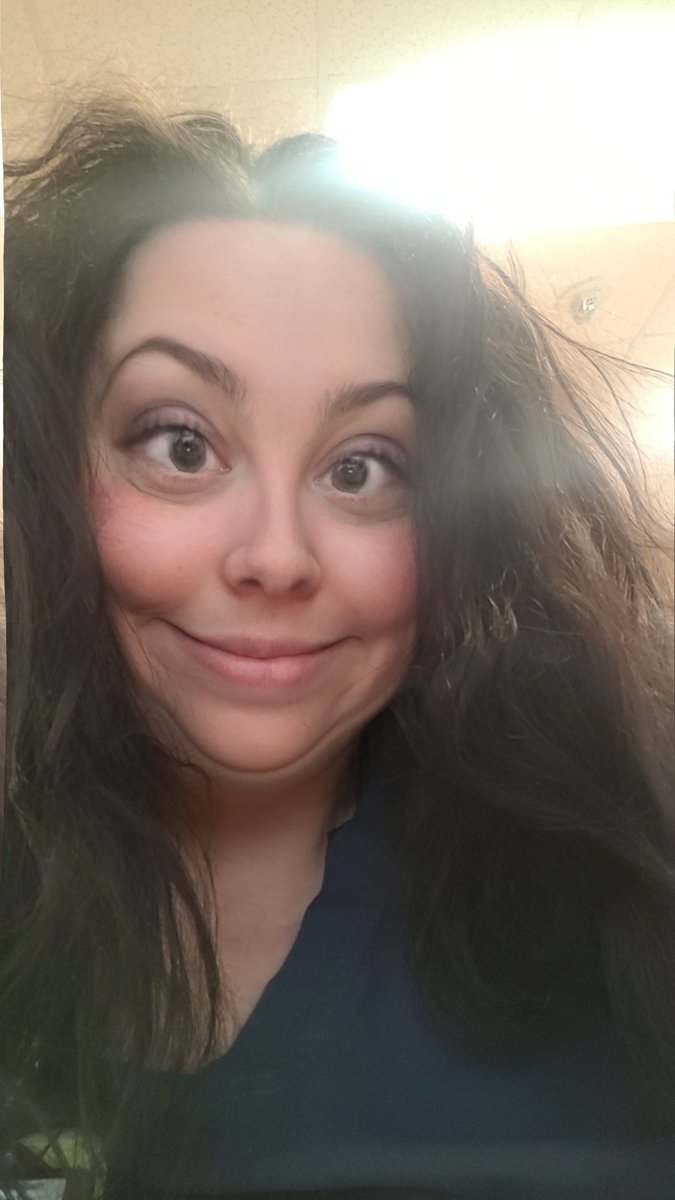 Hoe i currently  feel at work right now. It's  draaaaaggging