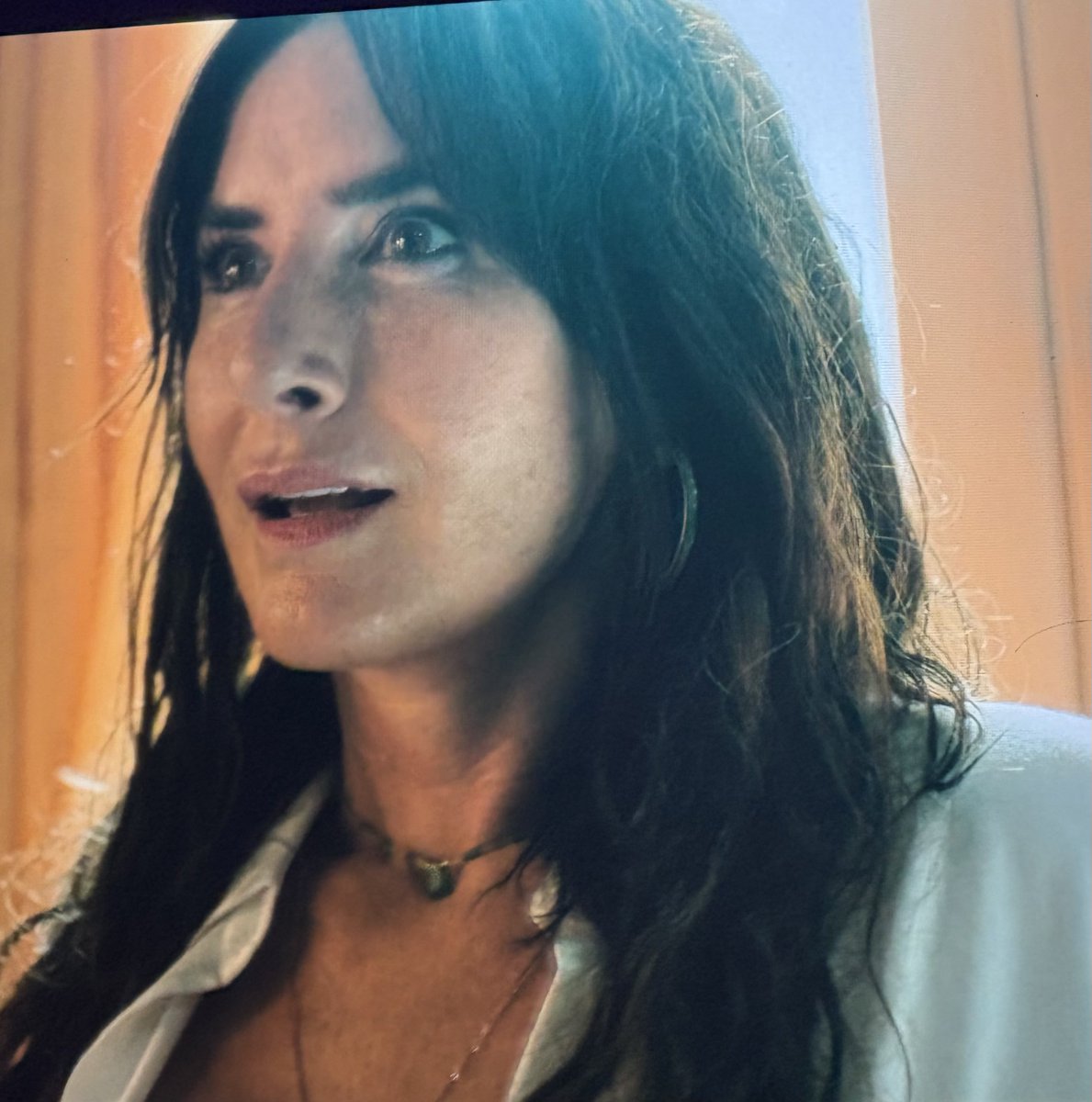 French woman tweet media