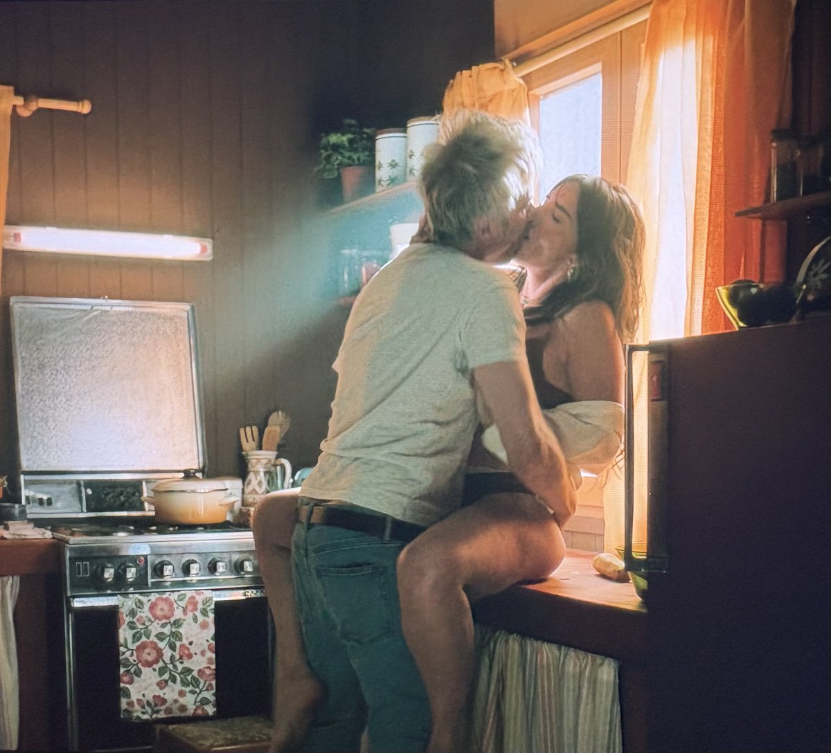 French woman tweet media