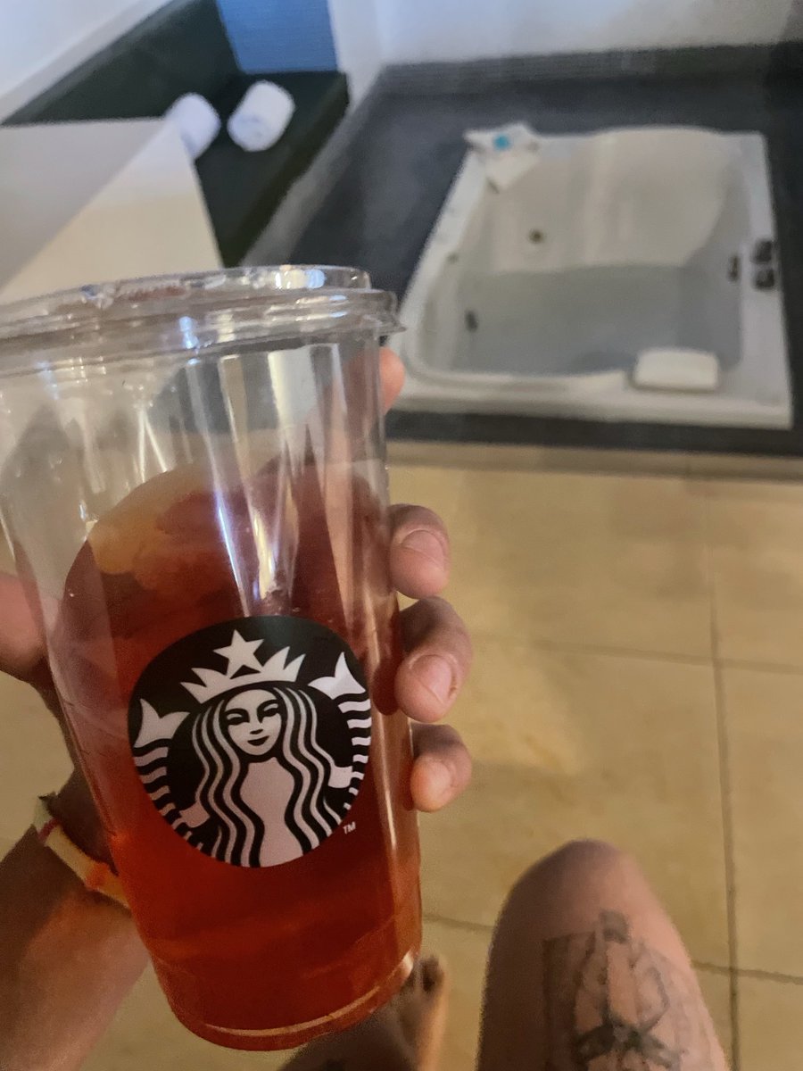 anik luna tweet media