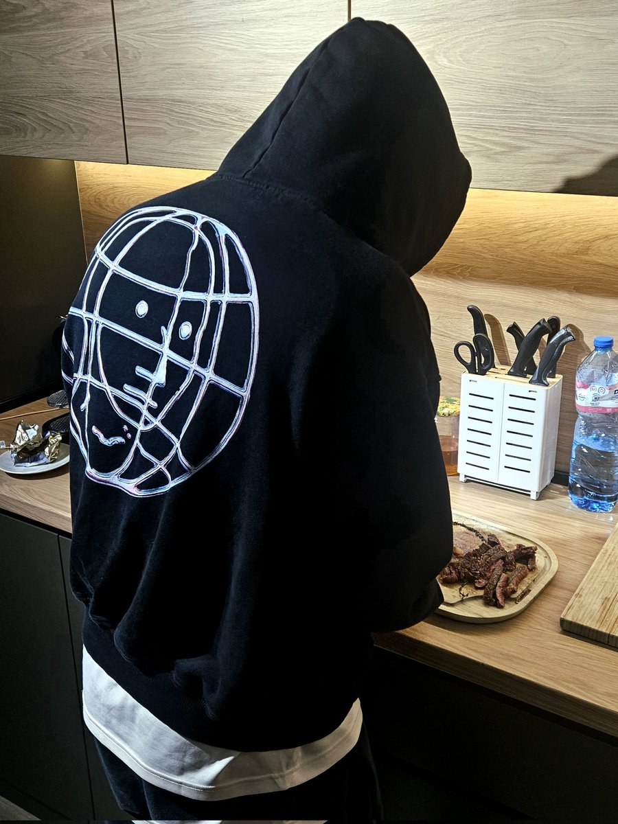 Non-Playable Clothing tweet media