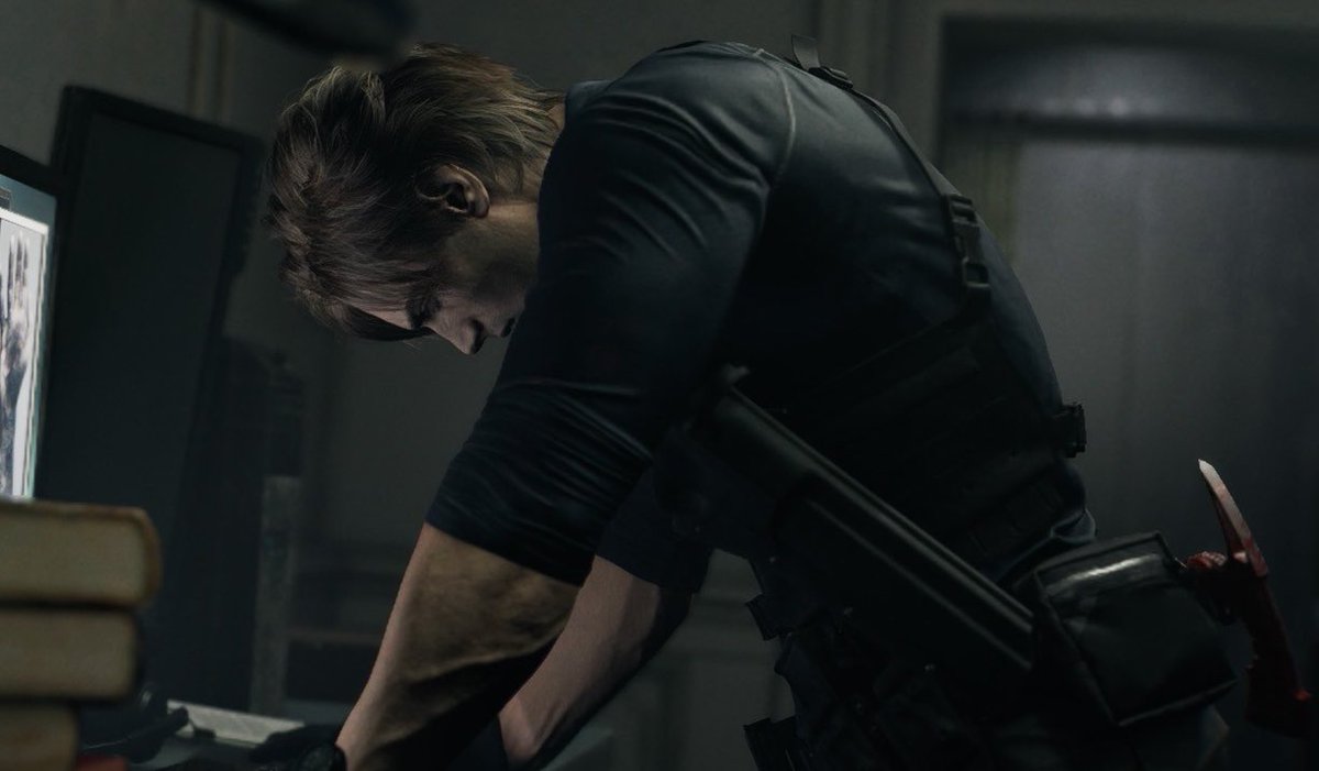 Batman Sabrina tweet media