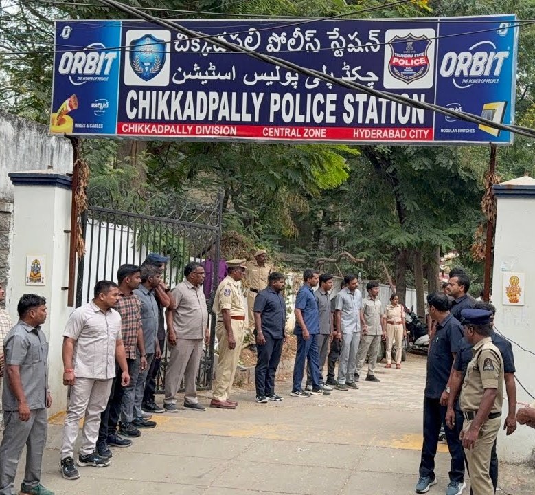 𝑨𝒔𝒉 tweet media