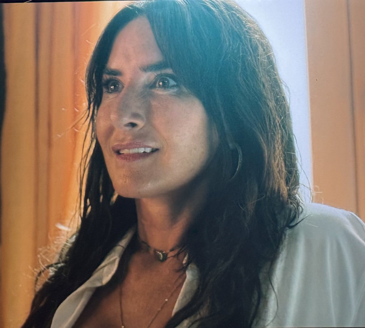 French woman tweet media