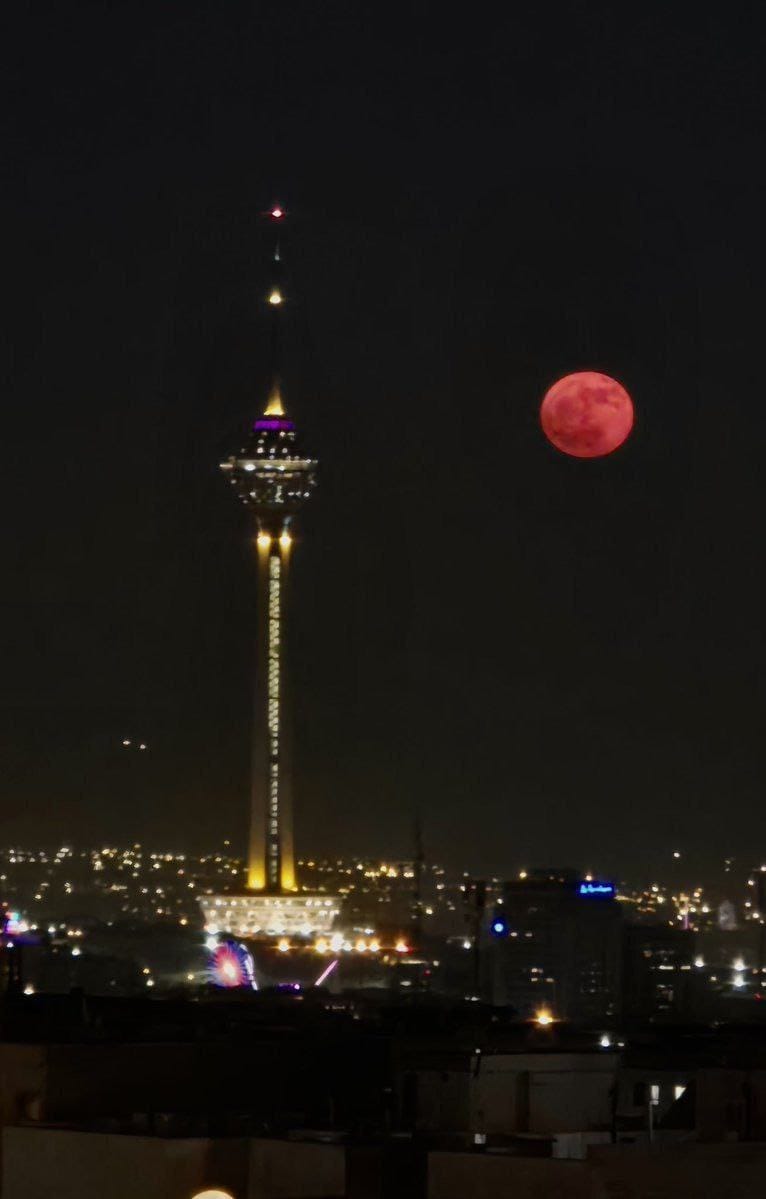 khansalman88177's tweet image. The Blood Moon in Iran today •• 

#IranIsraelWar #BloodMoon