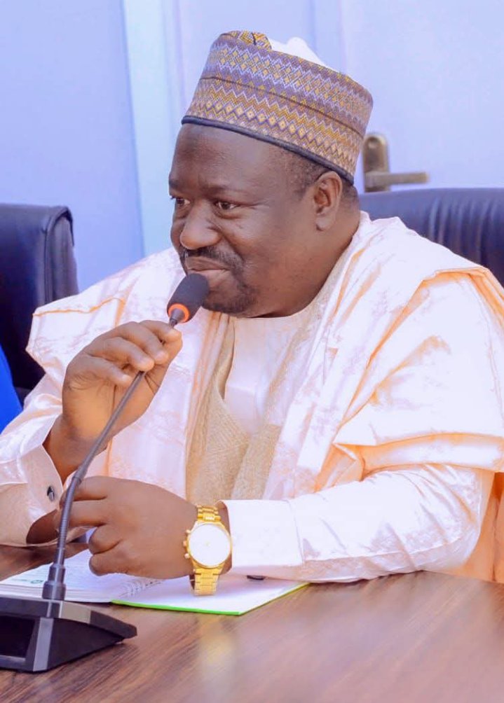 Dr Bashir Idris elected as the Chairman Committee of Registrars of Nigeria.

The Registrar/CEO of the Community Health Practitioners Registration Board of Nigeria (CHPRBN), Dr Bashir Idris, has been elected as Chairman of the Committee of Registrars of Nigeria.